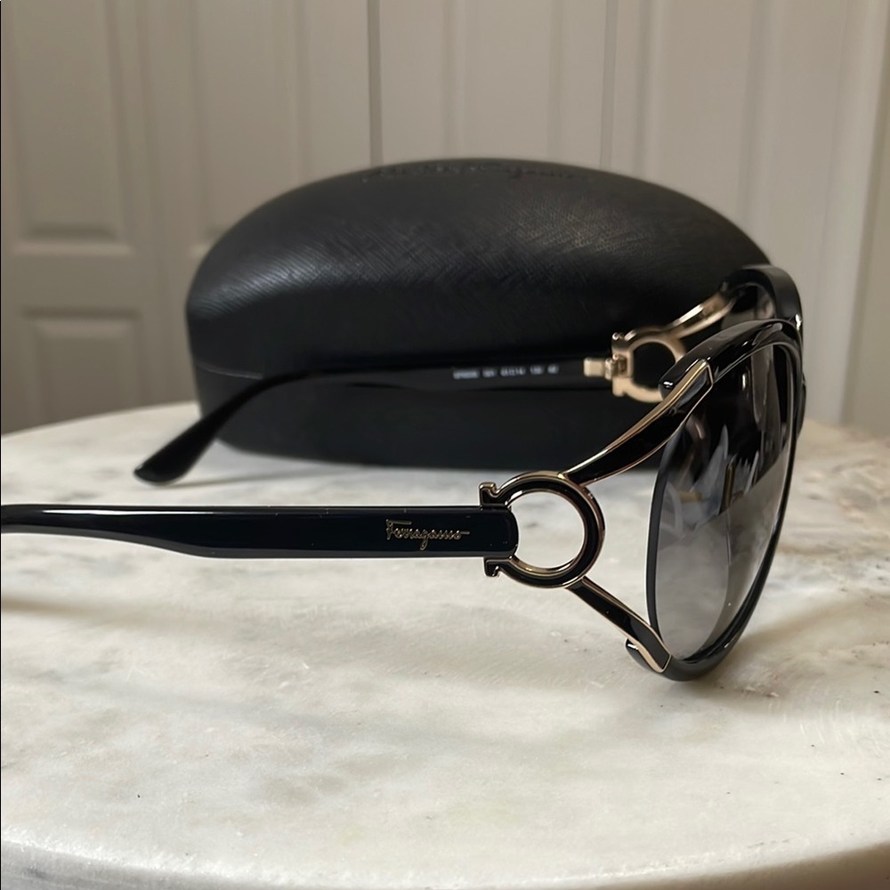 Authentic Salvatore Ferragamo SF600 Black and Gold Sunglasses - Picture 7 of 13